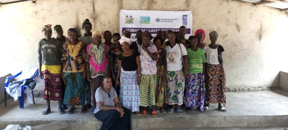 fambultok's tweet photo. โThe introduction of Grievance Redress Committee members to address minor cases through the #HumanSecurityProject promotes peace and cohesion in my Chiefdomโ-Rev.Tamba Pessima,Chiefdom Speaker #Kamara chiefdom#KonoDistrict https://t.co/gV65uONdGq