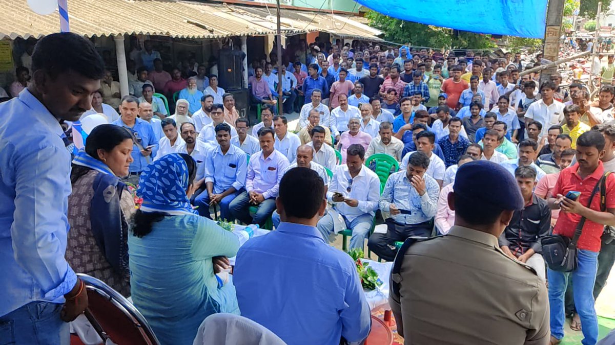 mla52sabina's tweet photo. মাননীয়া মুখ্যমন্ত্রী @MamataOfficial মহাশয়ার অনুপ্রেরণায়, উত্তরবঙ্গ উন্নয়ন দপ্তর থেকে আজকে বৈষ্ণবনগর বিধানসভার অন্তর্গত কালিয়াচক 3 নং ব্লকের 14 টি কাজের শুভ সূচনা করা হলো।
#Devlopment #BengalModel #NBDD https://t.co/xumjHem97L