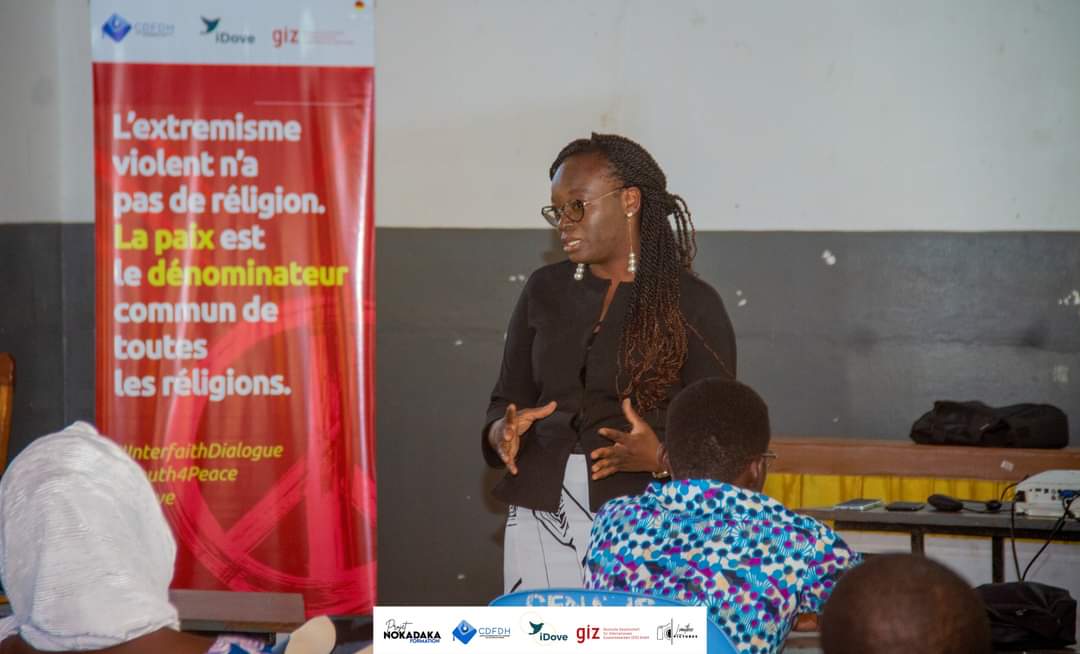 degboerose's tweet photo. Pour une meilleure prévention de l'extrémisme violent au #Togo,il faut une synergie d'actions. Le PM @DogbeVictoire a échangé avec les partis politiques,le @CdfdhT a pour sa part outillé les jeunes de #Sokode.@peacemakersnetw  @UNFPA_TOGO #nokadaka https://t.co/qoAINcLWx5