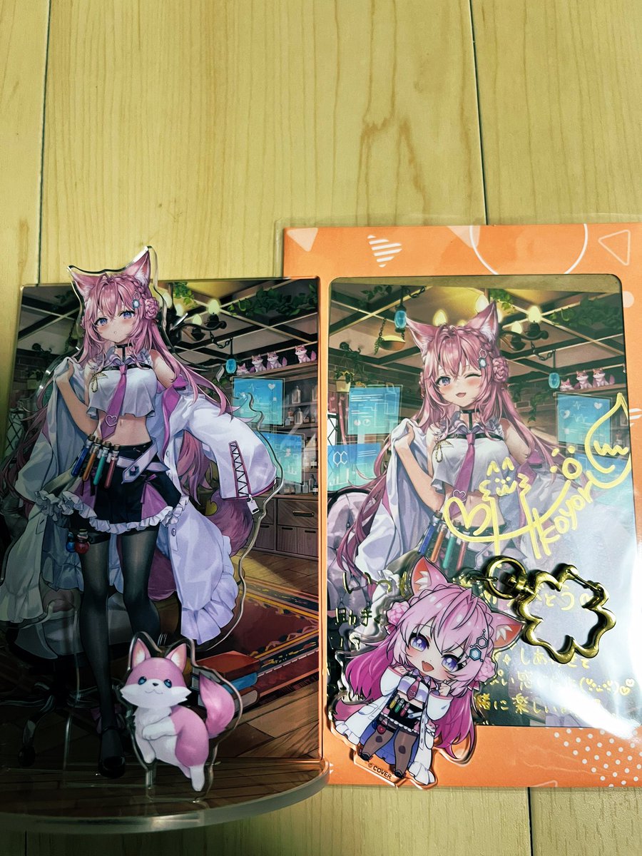 gigarasu's tweet photo. こよちゃんのグッズ届きました！
いや〜届くまで長い時間でしたね。
とても可愛くて、メッセージも素敵でした。直筆サインもありがとうございます！何事にも挑戦し、いろいろな子とコラボしたりしている積極的なこよりちゃんが大好きです。これからも応援しています #こより届いたよ https://t.co/dngUMN7Jd2