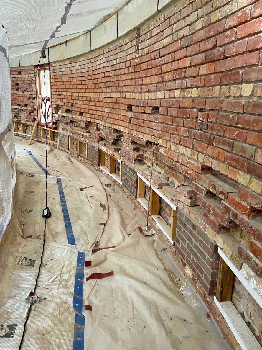 yerkescosmos's tweet photo. 🧱Ever put a puzzle together only to find you’re a few pieces short? That’s what happened here, only with bricks. And it was about 10,000 of them! The great dome's upper balcony is getting new face bricks, hand-cast in Scotland, to replace originals that were too damaged to save. https://t.co/OnPu9WGnF5
