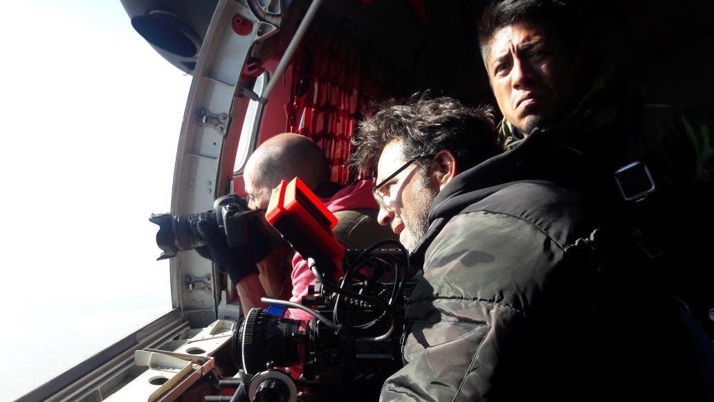 Sabias que el director fotografió esta película a 2800 pies de altura, volando en un avión C-295 de la fuerza aérea mexicana para filmar cómo saltaban los fusileros paracaidistas?