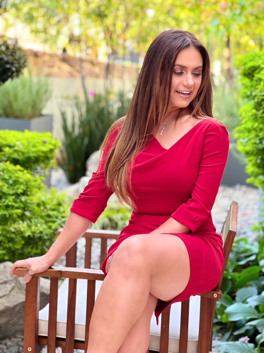 MenchacaOficial's tweet photo. ¡Damos inaugurado oficialmente el fin de semana!…💃🏻💃🏻💙💙
.
. Fotografía: @sergiotorressa 💙
.
.
#tvhost #tv #host #aztecauno #love #goals #Love #television #tvshow #conductoradetv #presentadora #reality #show #istanbul #turkey #elpoderdelamor2 #elpoderdelamorallstar #reel https://t.co/MZ9a8dszCA