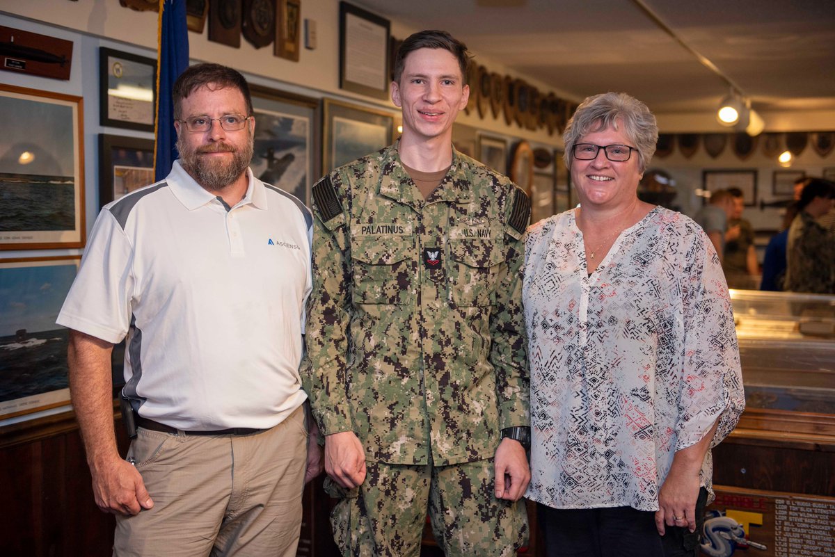 SUBGRU10's tweet photo. This week, Machinist's Mate (Nuclear) 2nd Class Riley Palatinus, assigned to USS Wyoming (Gold) had his dolphins pinned on by his dad at the St Marys Submarine Museum. His dad used the dolphins he was originally pinned with during his time as a submariner! https://t.co/AtJ5dc5gHW