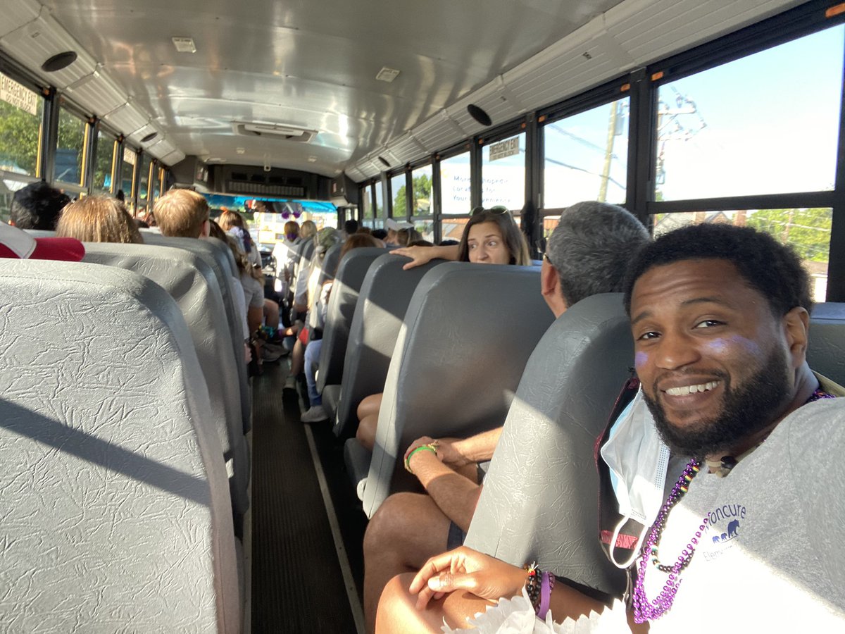MrFieldsMES's tweet photo. 📠On the way to #SCPS CONVOCATION at @FXBGNats⚾️!!!
#backtoschool #BacktoSchool2022 
#FAX🙏🏾 @AnneEMoncureES 🧸🐻🥳 https://t.co/pihONhDBMK