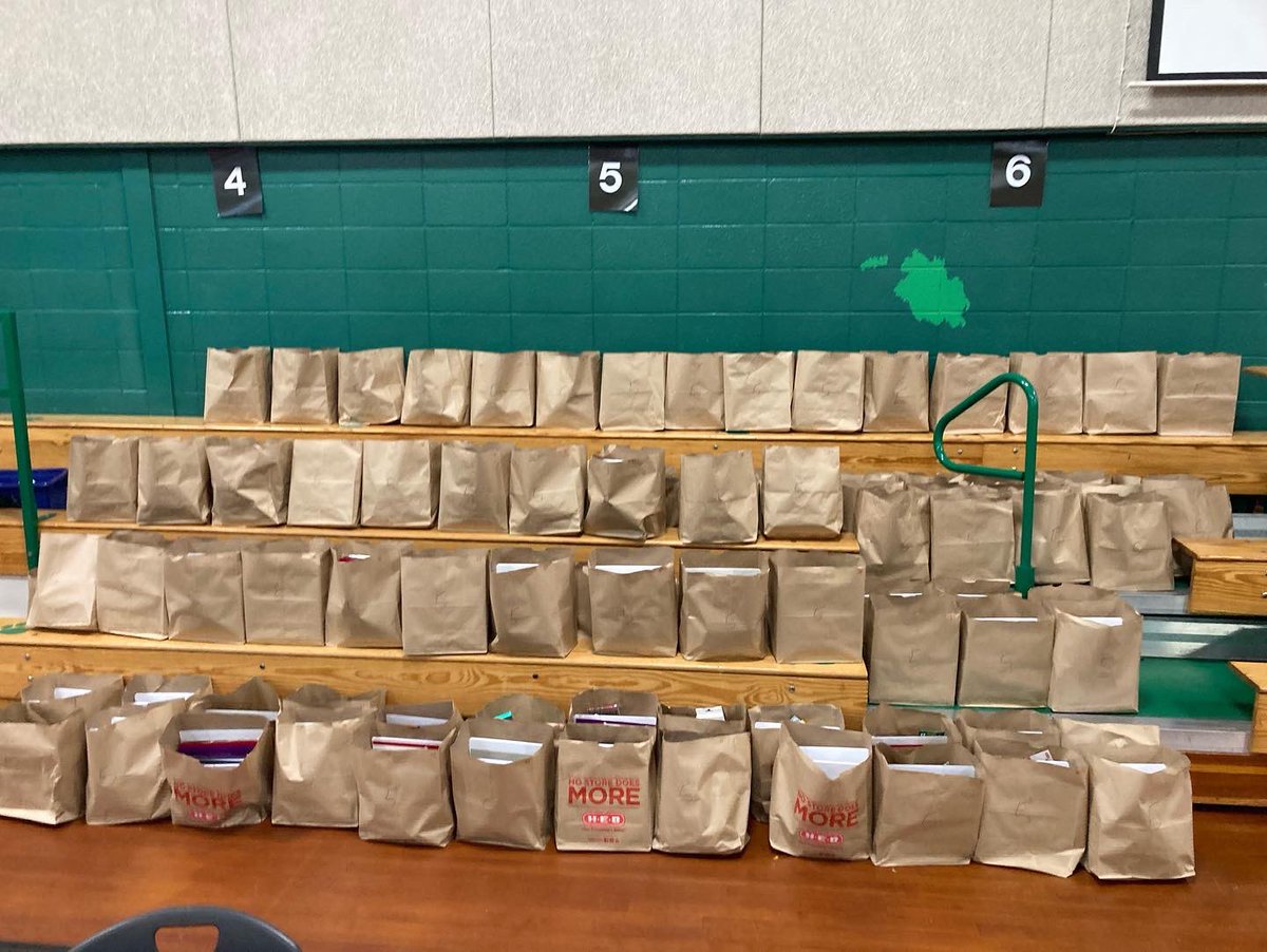 ChangersB's tweet image. 🥰🤩🤓The supplies are sorted and the bags are ready!!! 
💚ANY K-12 @BrenhamISD student can pick up free school supplies Saturday beginning at 9am at Brenham Middle School!!!
➡️FIRST COME, FIRST SERVED
🎒We have a total of over 1,400 bags ready to hand out!!!