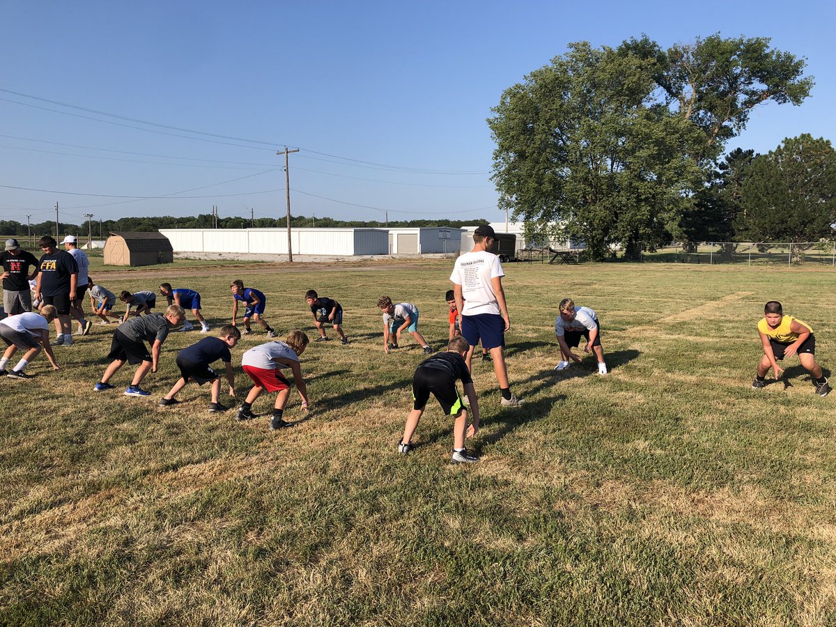 MrJ_FHS's tweet image. Great to work with the generation of @FreemanFootball players at their elementary camp! #freemanfalcons