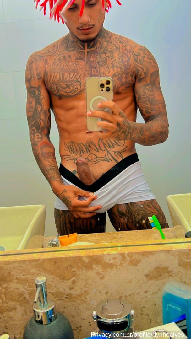 Hanslukee's tweet photo. Tem mais Dynho Alves gente sedenta por macho. 🔥🥵🍆 https://t.co/Q6HL4NNMmx