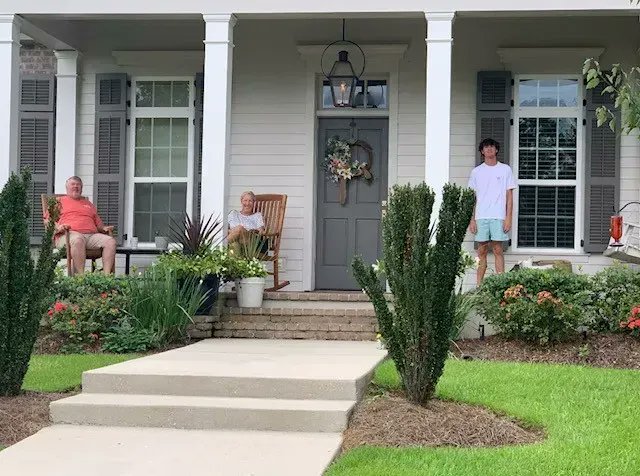 MoneyHill1's tweet photo. Home is where the heart is!🏡

Life is about balance. We don't always need to be busy. Sometimes the best memories are made on the porch, with the ones that we love!

#TimeWellSpent #Family https://t.co/UEFS3CZ7xL
