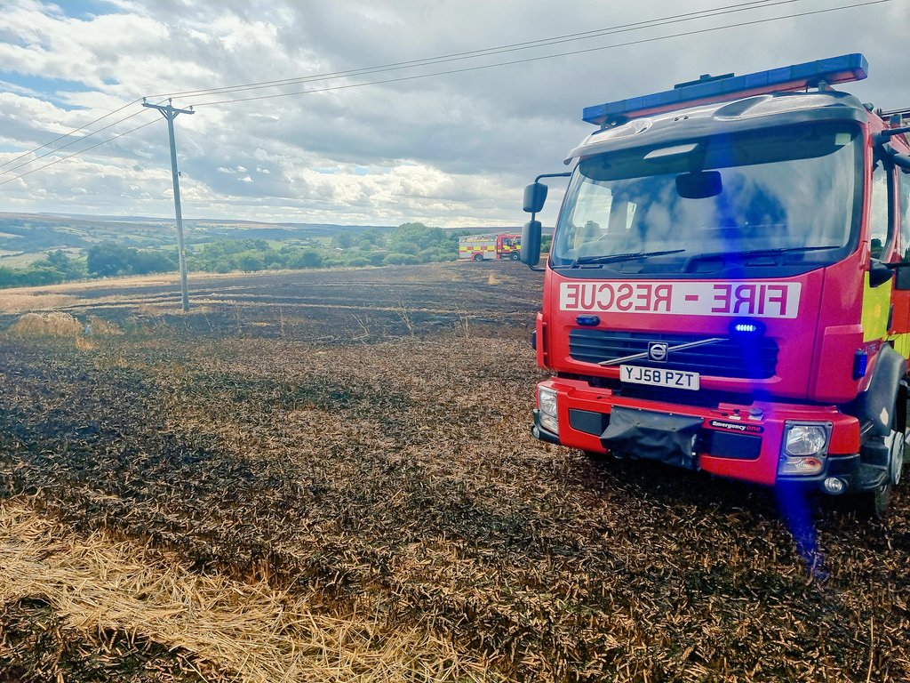 This kept us busy for a couple of hours today. A large area of standing crop had caught fire which had consumed most of the field.

This was swiftly knocked back and extinguished by crews from Whibty, <a href="/Lythe_NYFRS/">Lythe Fire Station</a> and Danby fire stations.

<a href="/NorthYorksFire/">North Yorkshire Fire & Rescue Service</a> 
@Sierra17NYFRS