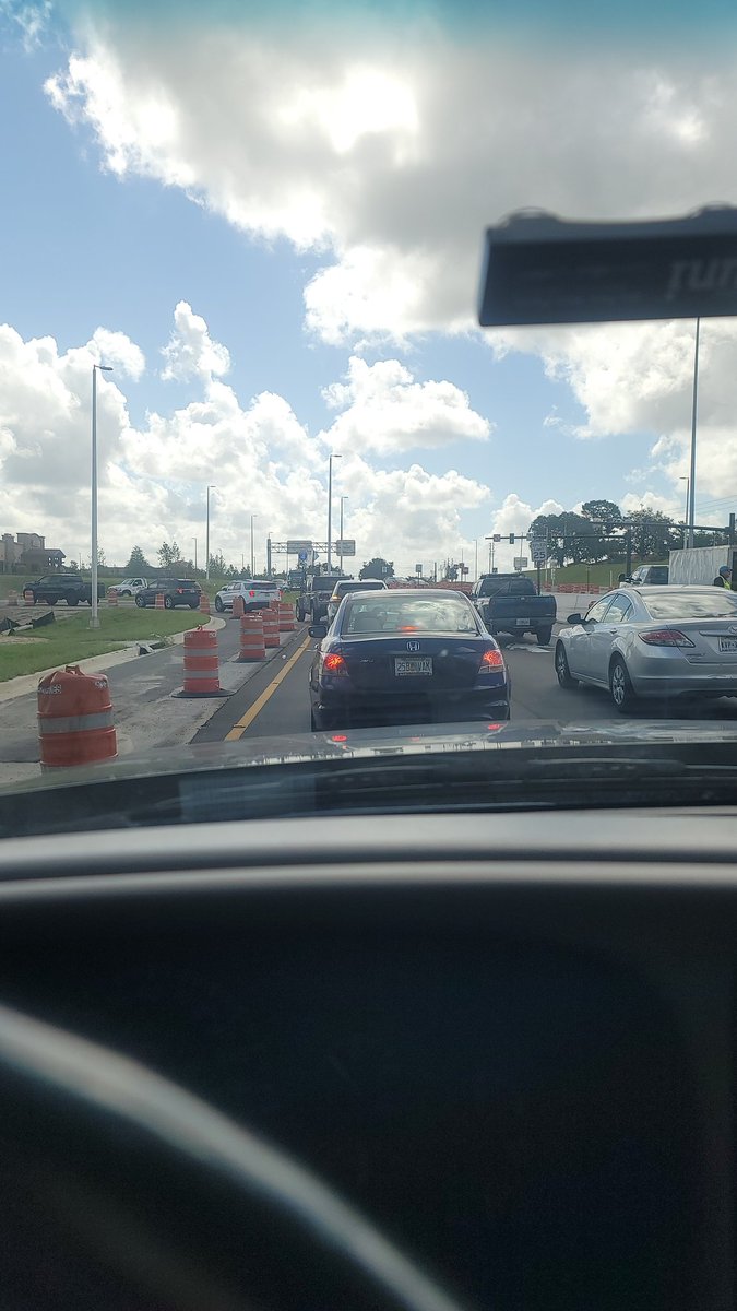 wyndelayne's tweet image. @MyFDOT_CFL your fancy new intersection in #Championsgate Florida can&apos;t hold the traffic flow 
#projectfail