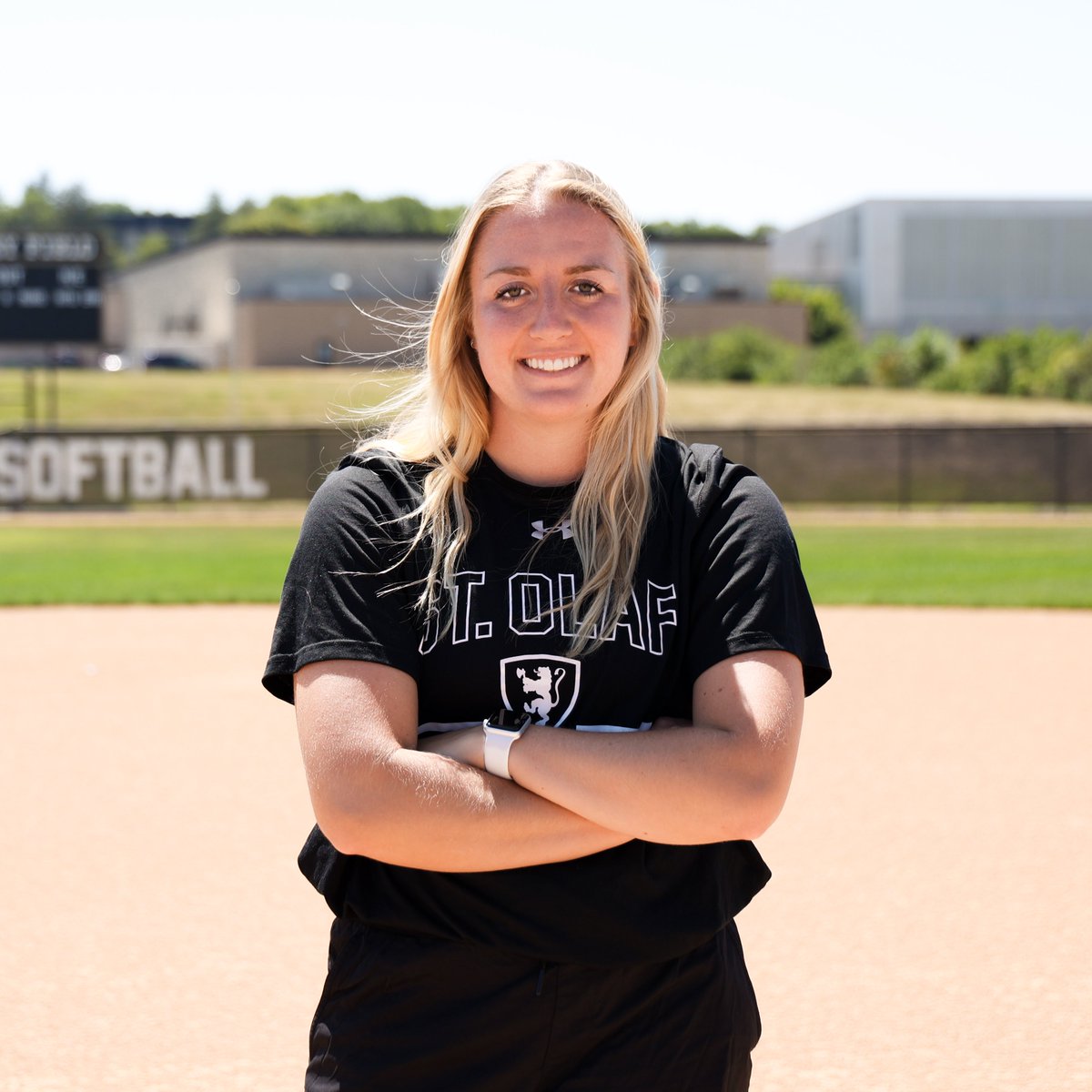 StOlafAthletics's tweet photo. 𝘽𝙖𝙘𝙠 𝙞𝙣 𝙗𝙡𝙖𝙘𝙠 𝙖𝙣𝙙 𝙜𝙤𝙡𝙙!

Two-time All-American Julie Graf '21 has returned to the @StOlafSoftball program as an assistant coach.

RELEASE: https://t.co/Ti6LV1NcT8

#OlePride | #UmYahYah | #d3sb https://t.co/hk8wokOUqn