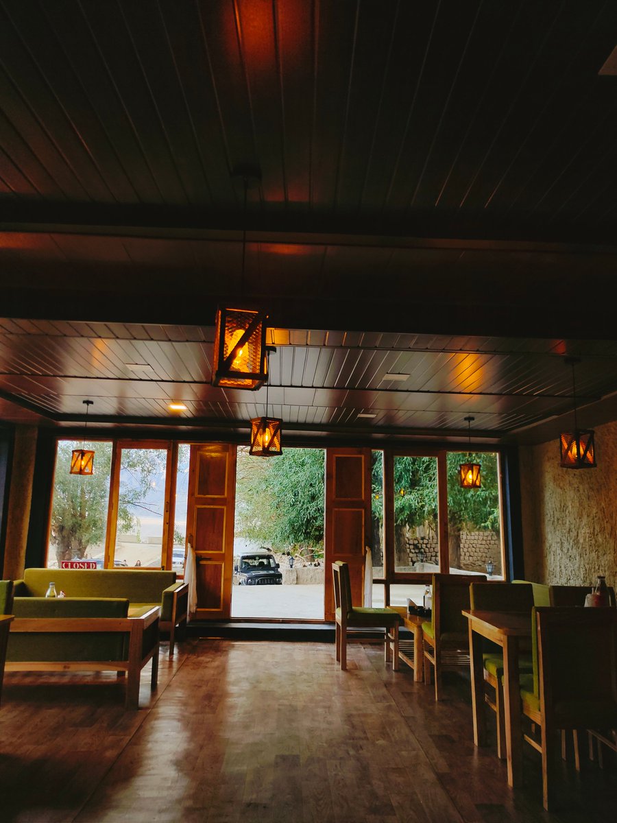 dollu_dolkar's tweet photo. Spare some time from your busy schedule with friends and family and visit this new Restro in the town Rezangla Kitchen , Lower Bridge Skara Yokma ,Leh UT Ladakh.
.
.
#Ladakh #newrestuarant https://t.co/waLScVyycJ