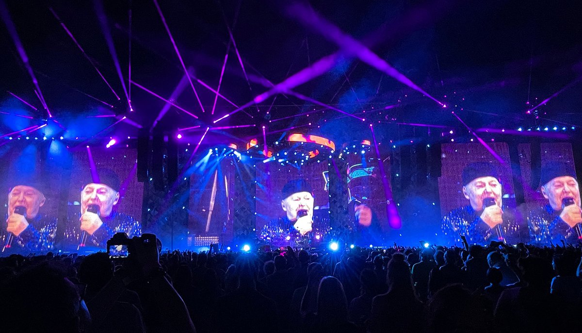 ClayPakyNews's tweet photo. Claypaky Xtylos and Tambora Linear units on #VascoRossi's 2022 tour. https://t.co/zu2Ot8NXf8
#Claypaky #Xtylos #TamboraLinear #Touring https://t.co/NlJglfpTrN
