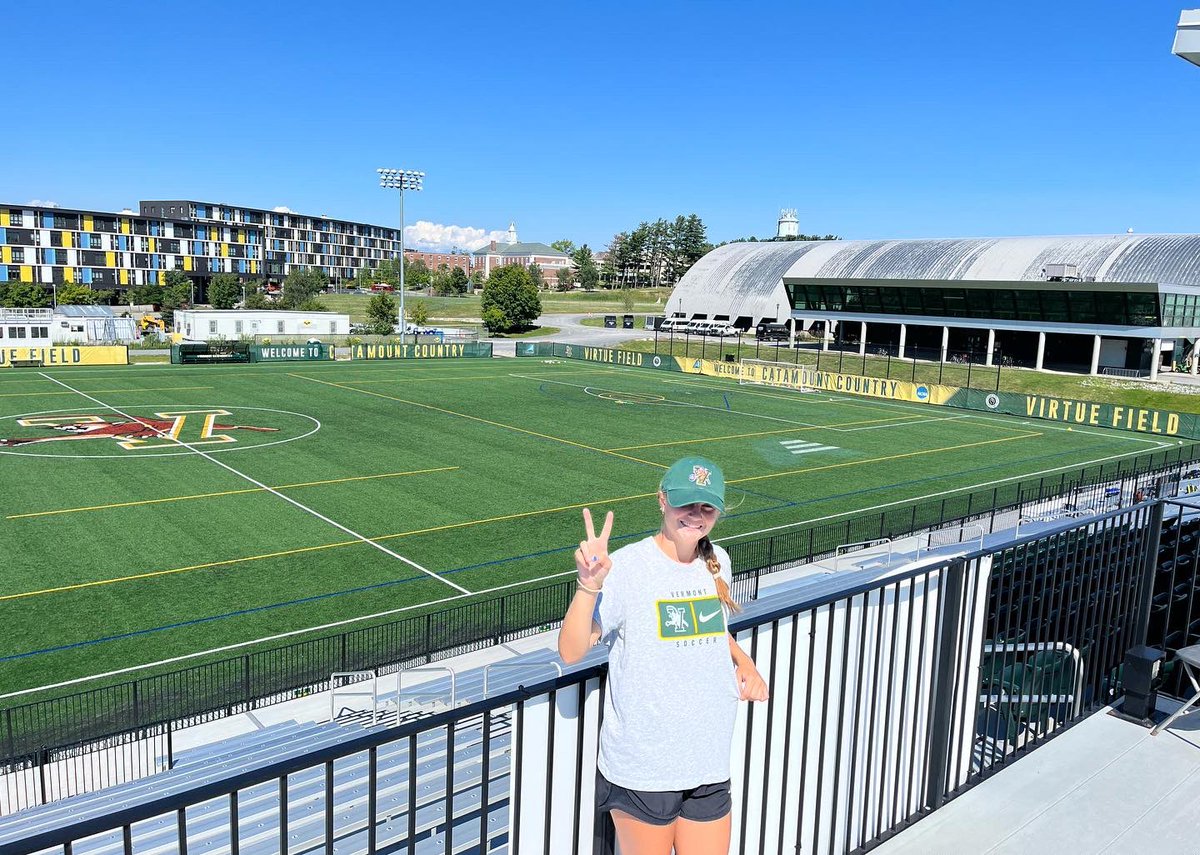 lizzysommeling's tweet photo. I am very excited to announce my verbal commitment to continue my academic and athletic career at the University of Vermont. I want to thank all my family, coaches, and teammates who have helped and supported me along the way. Go Catamounts! 💚😸 #gocats #americaneast https://t.co/0NTOLIDQP4