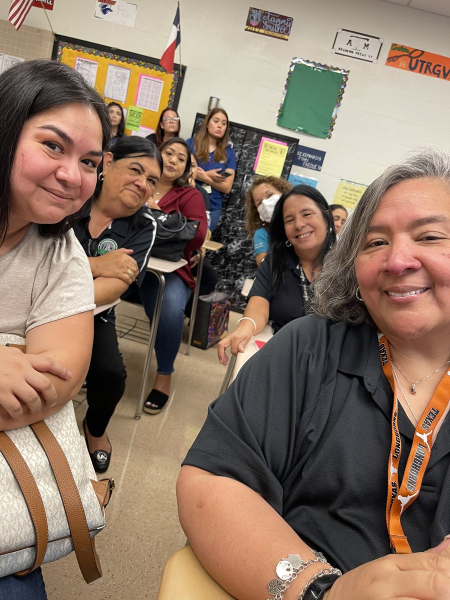 RGVGalYvette's tweet image. There is something about Technovate  that is invigorating! #SHE #TECHnovate22 #technovate2022 #Houstonelem