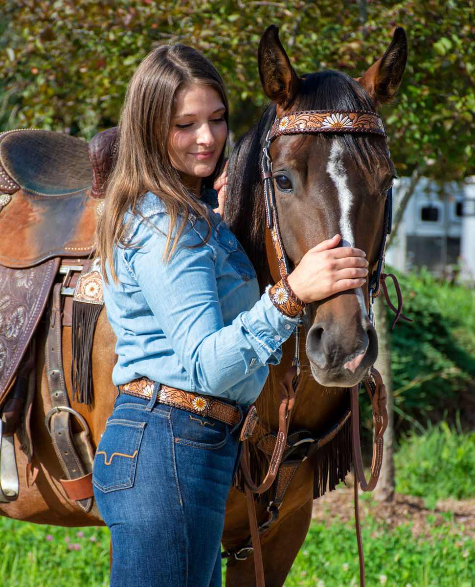 BigDeeTack's tweet image. The Rafter T Ranch Company Daisy Floral Collection paired with Kimes Ranch Jeans Patched Denim Snap Front Shirt and Jeans is flawless!🌼 bit.ly/3C0oOSn
#bigdeestack #raftert #kimesranch #daisyfloral #horsetack #headstalls #breastcollars #belts #westerntops #jeans