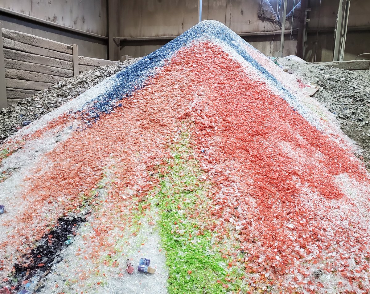 StratMaterials's tweet photo. A visual representation of debunking myths such as "mixed color glass cannot be recycled" or "not all colors of glass are accepted". 🖼️ Any guesses on the origin of this colorful glass? ♻️
#chooseglass #glass #glassrecycling #glassfact https://t.co/gHZgfopwqV