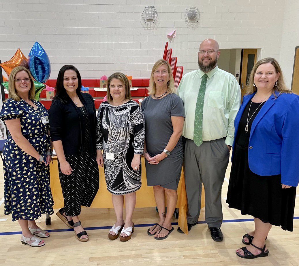 Had the best morning welcoming new staff to @fcpsk12. What a great way to kick off the year! @jim_angelo_1969 @michele_sandy28 @juliette_myers @SwoggerJeri