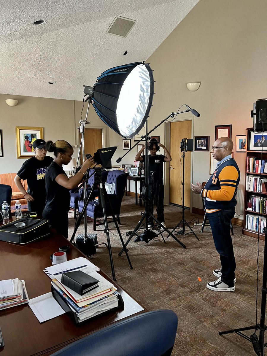 BMorePRGuy's tweet photo. We’re ready for your close up Mr. President. #PRStuff https://t.co/agigRmmzGg