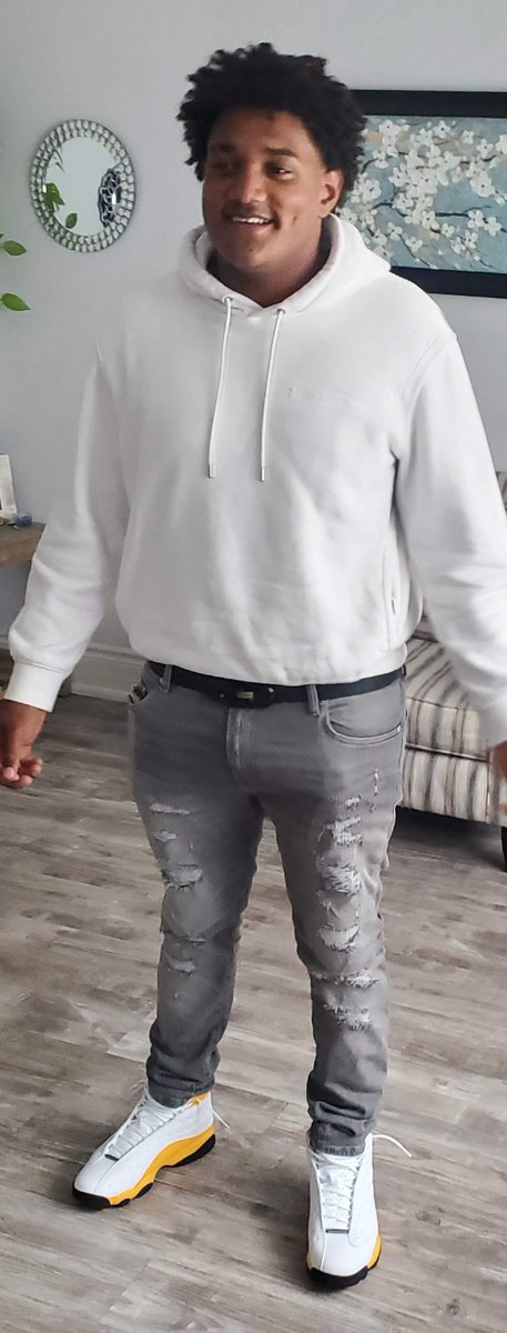 MISSING:
Noel Ferreto-Holguin, 15 years
- Last seen Sun Jul 31 2022 in the Jane St &amp; Trethewey Dr area.
- 6’0, with curly black hair, clean shaven, medium-large build
#GO1491710
^rr