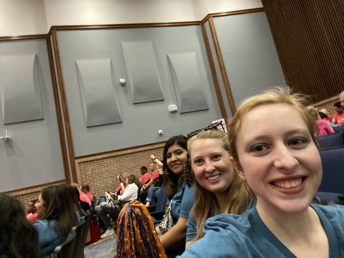 MrsSteeleLVE's tweet photo. Opening of Schools Ceremony! @CFBISD @LaVillitaElem #cfbproud #lavillitarocks #kinderlife https://t.co/d5NZtRFqw1
