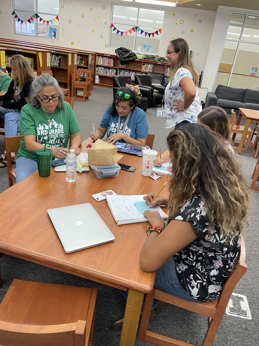 garcianazarioe's tweet photo. @PetersColonyES In-🏠 training for DL teachers with @DMelendezDL thank you for your support with the activity and helping me to connect with my peers from day one! ☝️🧡 #lisd22 #onelisd #iheartpces @RebeccaChirinos @krn_watson @emontanez07 https://t.co/zJHTs15l7H