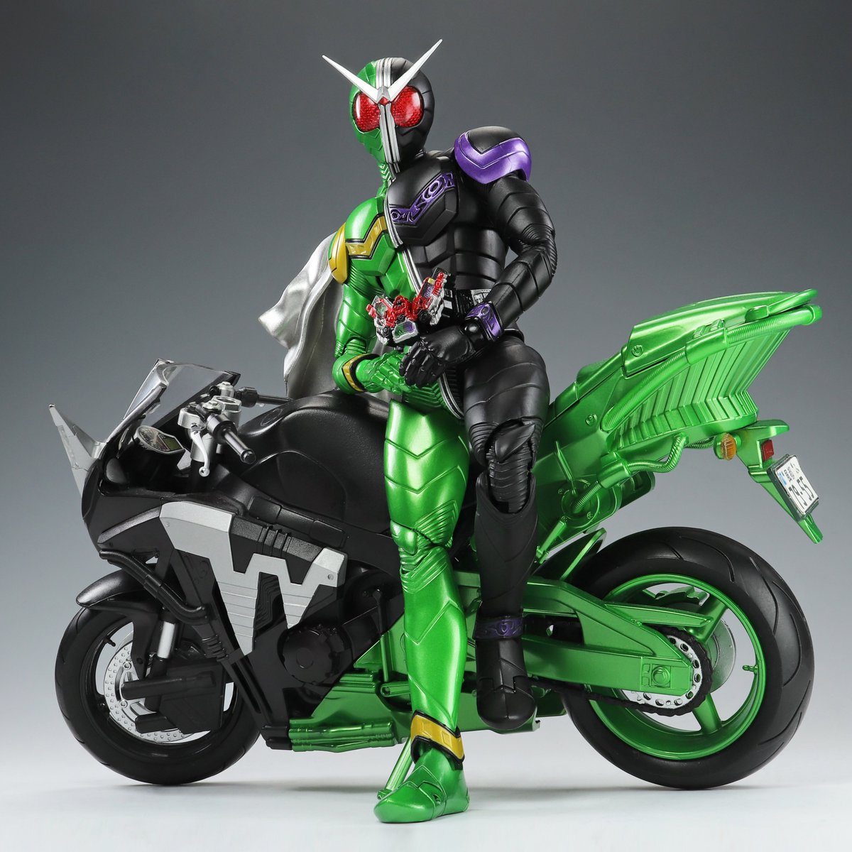 S.H.Figuarts（真骨彫製法） 仮面ライダーW サイクロンジョーカー S.H.