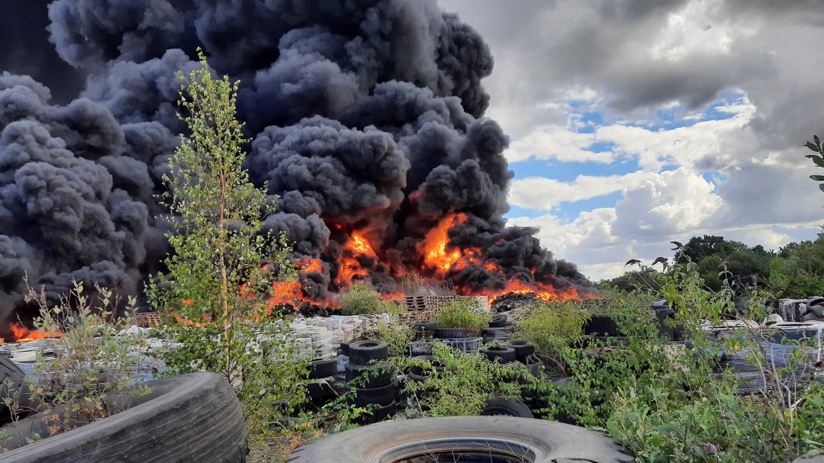 Another day for Nottinghamshire FRS at a tyre recycling site, all working really hard to contain the damage. Please stay away and let our teams do thier job..