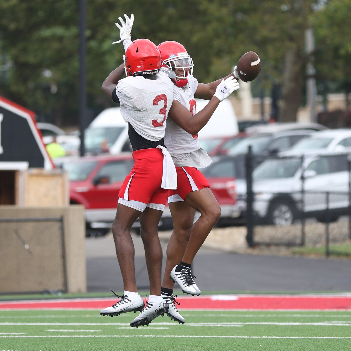ysufootball's tweet photo. Friday work 🐧🏈

#GoGuins https://t.co/LOlnhjNJMf