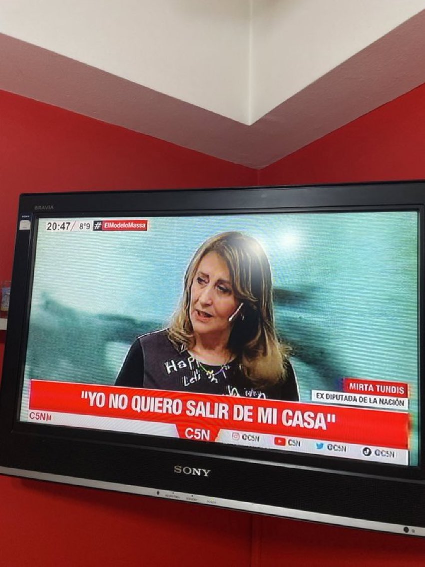 fargosi's tweet photo. Al fin, una buena noticia. https://t.co/uHsl9bOKr5