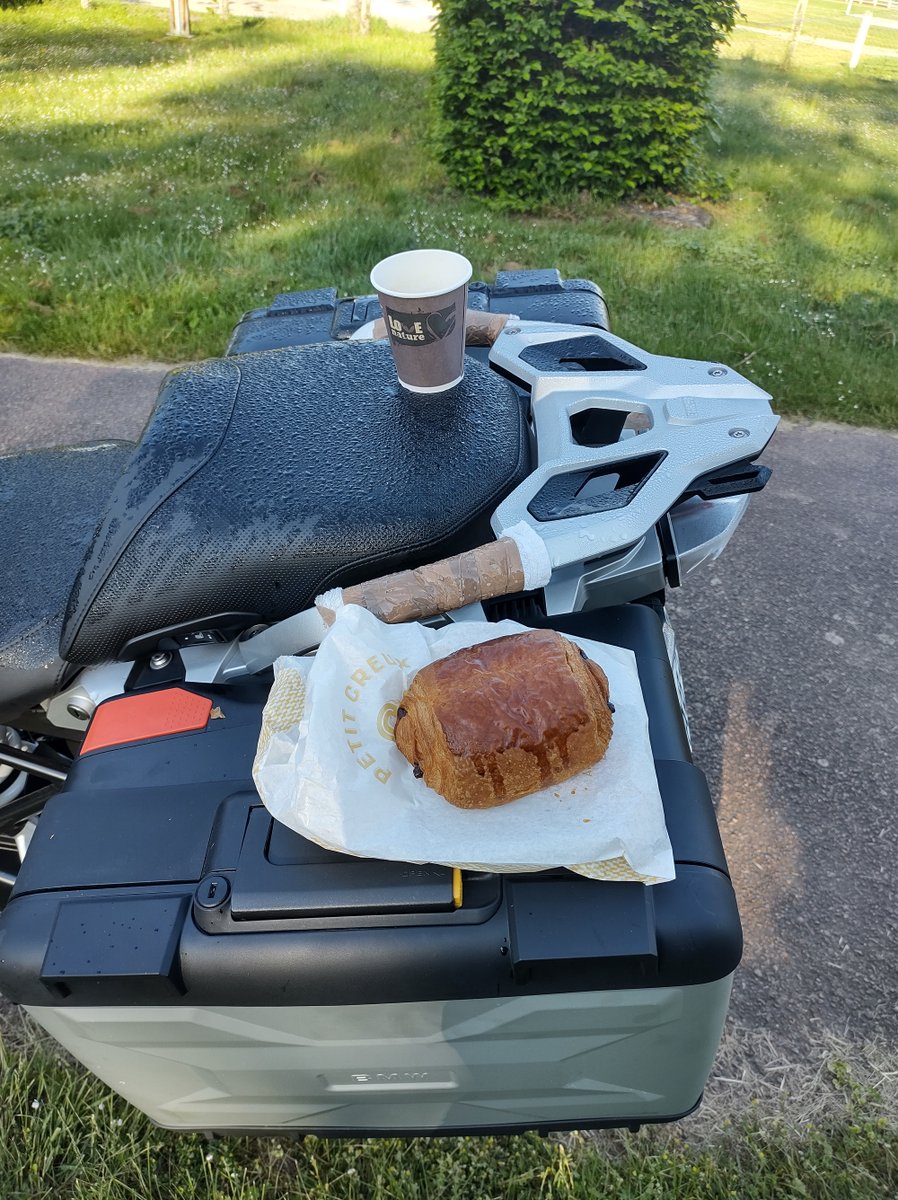 twin_racer's tweet photo. At #Huttopia Camping in #Arnay le Duc. A nice place to rest for a while.
#journey #camping #biketouring https://t.co/auO5VuxiKj