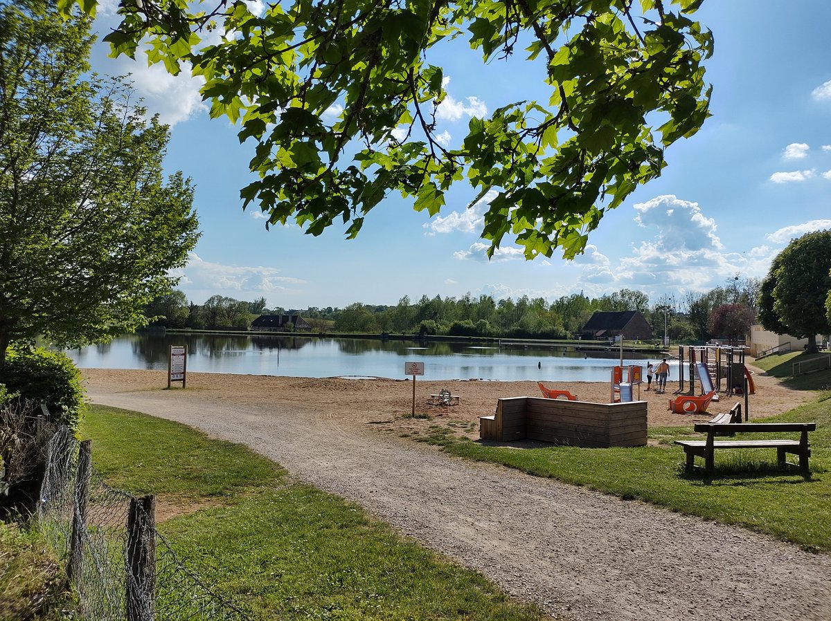 twin_racer's tweet photo. At #Huttopia Camping in #Arnay le Duc. A nice place to rest for a while.
#journey #camping #biketouring https://t.co/auO5VuxiKj