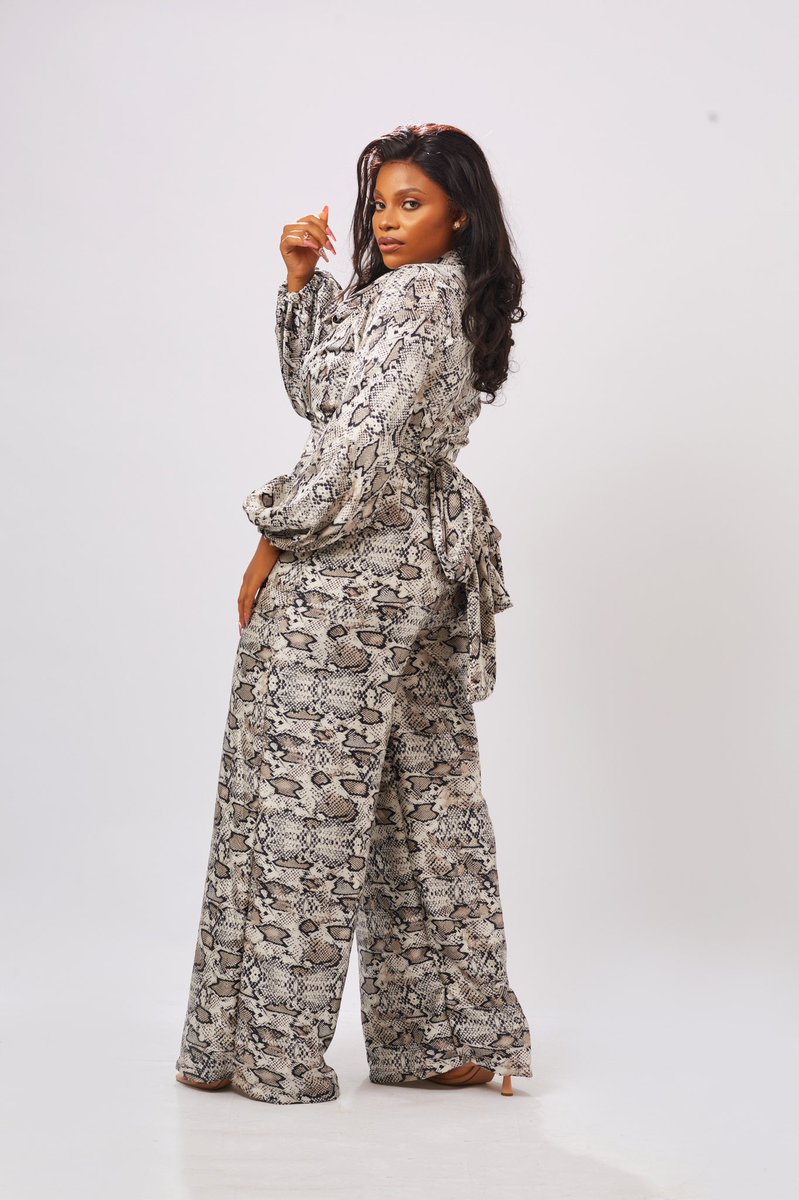 Multi way snake skin jumpsuit available for immediate delivery🤩

Price:N18,500

Shop via our website for sweet deals🏷
Shop Nigerian brands at ANEEQUE 🛍 
.
#aneeque #bellanaija #lekkiwives #lagosfashion #africanfashion  #lagosbabes #aneequeng #wardrobeessentials #onlineboutique