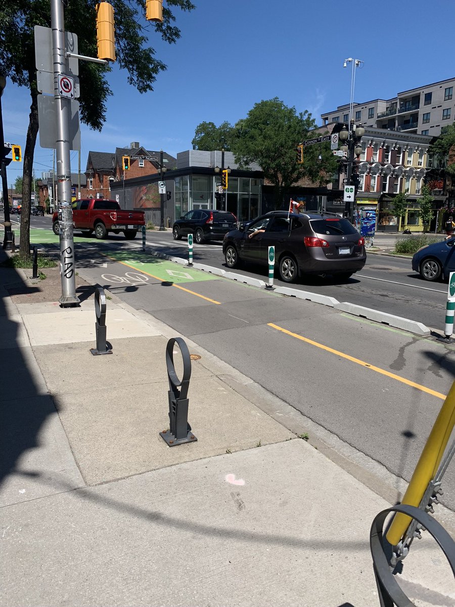 Froma_Diff_Lens's tweet photo. If you build it they will come. A recent visit to @cityofhamilton had me appreciating protected bike lanes. We need ππ»in #OurHomeSTC @St_Catharines #activetransportation #bike #bikestc #accessible @uglyshirt @karrieporter https://t.co/iJOU3xa0LN