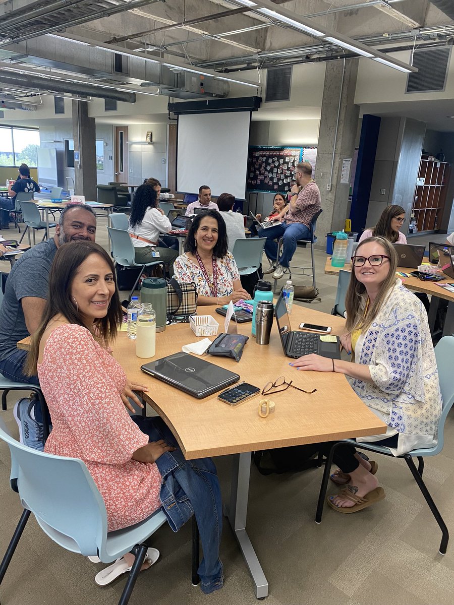 AndreinaRussell's tweet photo. Loved seeing all my LOTE beautiful people yesterday. I hope they feel supported and inspired to make an impact on who matters the most, our students ❤️ #pisdlote #Lotepd #believe https://t.co/Xl1Zff6eHQ