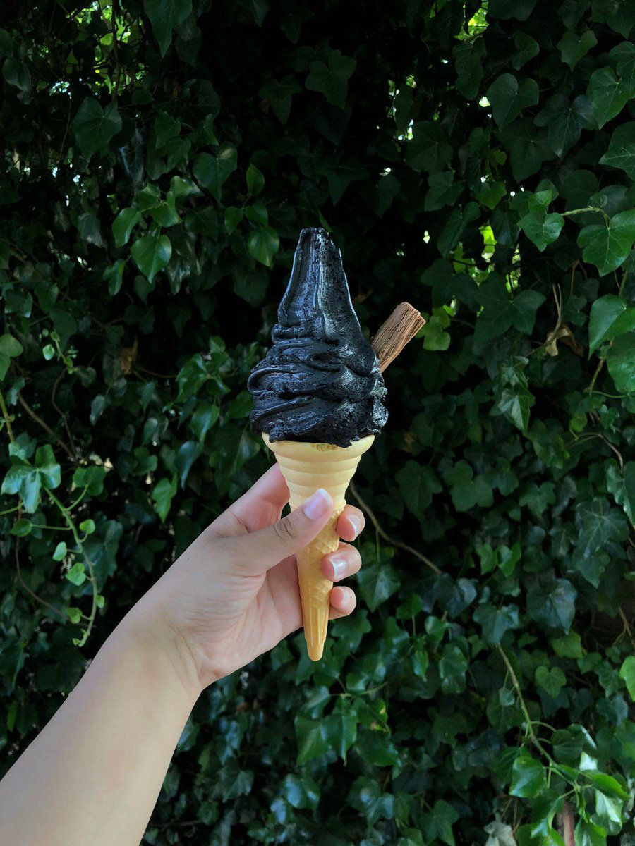 BLOODSTOCKFEST's tweet photo. 6 DAYS until #BOA22 🔥🤘

The weather is set to be a scorcher so  who’s ready for some BLOODSTOCK BLACK ICE CREAM 🍦 a delicious flavour of ginger and lemon, so suitable for all ages!

You’ve still got time to grab your WEEKEND or DAY ticket for #BOA22 at https://t.co/JKW88ky5mU https://t.co/oyJfXiWCho