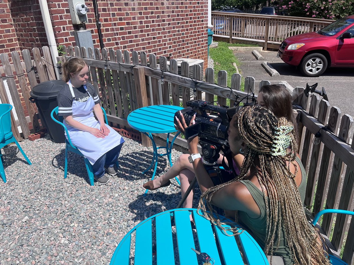 SabrinaShutters's tweet photo. BAKING A DIFFERENCE: For this week’s Positively Richmond segment, meet Shelley. She’s a team member at Tablespoons Bakery in Richmond. Hear her story and how the bakery is combatting young adult unemployment tonight on @8NEWS at 6! 🍪 https://t.co/KOx8CIly7L