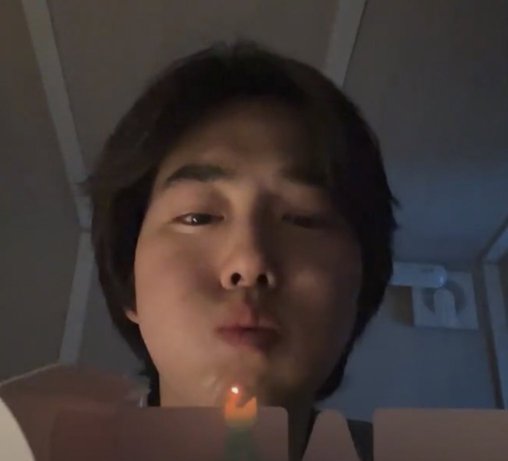 junmyeon pics tweet media