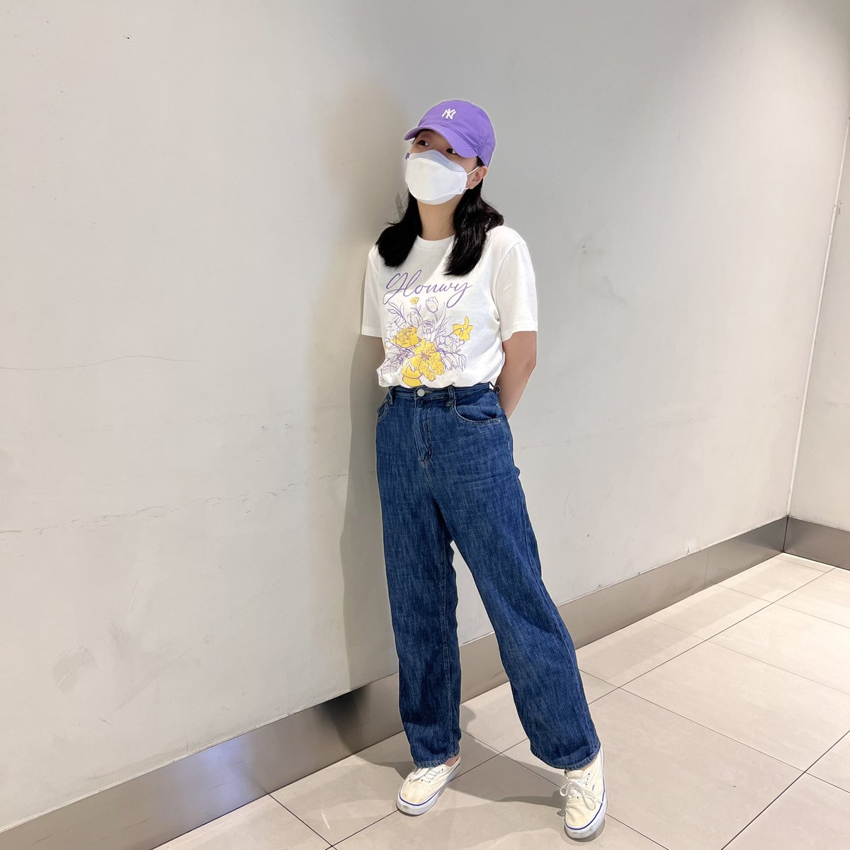 song2bunch's tweet photo. 얏호 퇴근이다 글로니 티 개 예 뻐 🕺오늘 출근룩 ^^..^^ https://t.co/pBw31F0p67