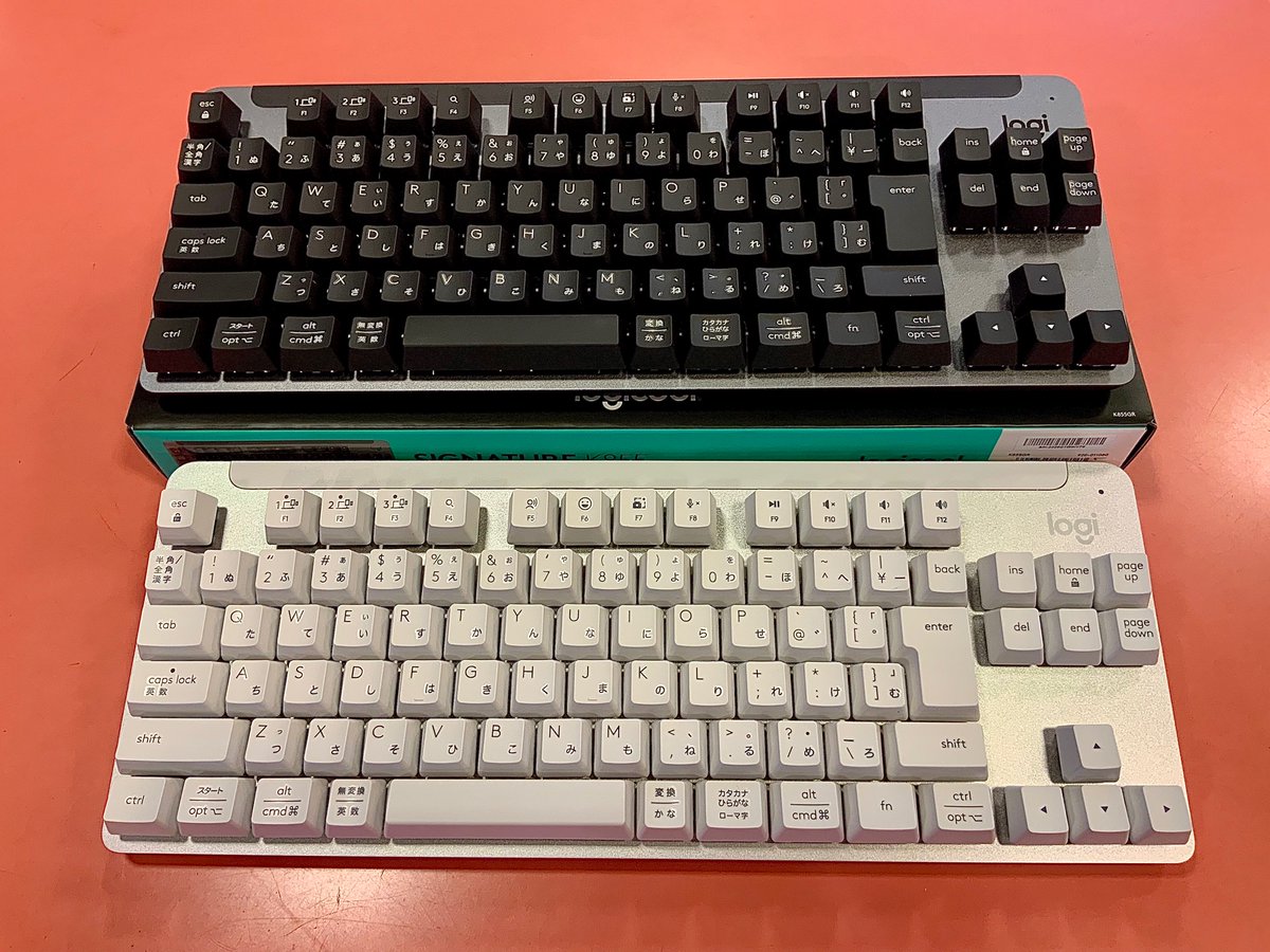 ELPkochi's tweet photo. #Logicool #K855 #エレパ
昨日発売logicoolのワイヤレスキーボードです。
Bluetoothと子機接続が可能で
デスクトップパソコンは子機接続
ipadなどのタブレットにはBluetooth接続で
3台の端末まで登録可能です。
キーボード１つで複数端末をボタン１つで使用可能なのがたまりませんね
by高橋(๑╹ω╹๑ ) https://t.co/m2Lb75yqJB