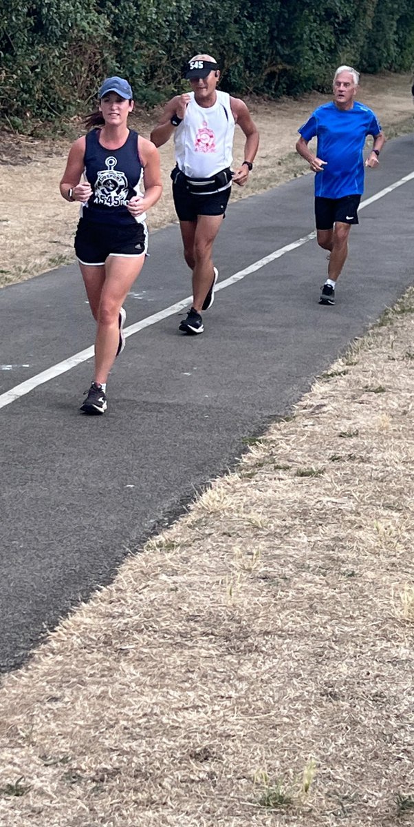 A545Runclub's tweet photo. A week of fun, #CurlyWurlys #beer and intervals. I really enjoy this lotโs company. Not just a running club but #theotherfamily @FallenAcornBrew https://t.co/wpkQWdOL66