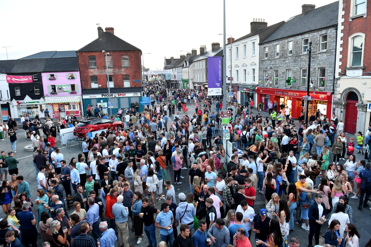 We are expecting sun this weekend at the Fleadh, do not forget your SPF and water to stay hydrated throughout all the festivities! Please remember all of your essentials, including medication and most of all, ENJOY your time at Fleadh Cheoil na hÉireann 2022. #Fleadh22