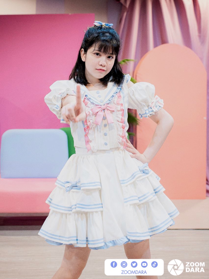 zoomdara_online's tweet photo. น้องรตา สดใสเป็นที่สุด ในใจพี่ซูมเลยค่าาา
#Ratah
#KinouYoriMottoSukiTH_MV
#BNK4812thSingle
#BNK48 #CGM48
#zoomdara https://t.co/gMMPiFEWts