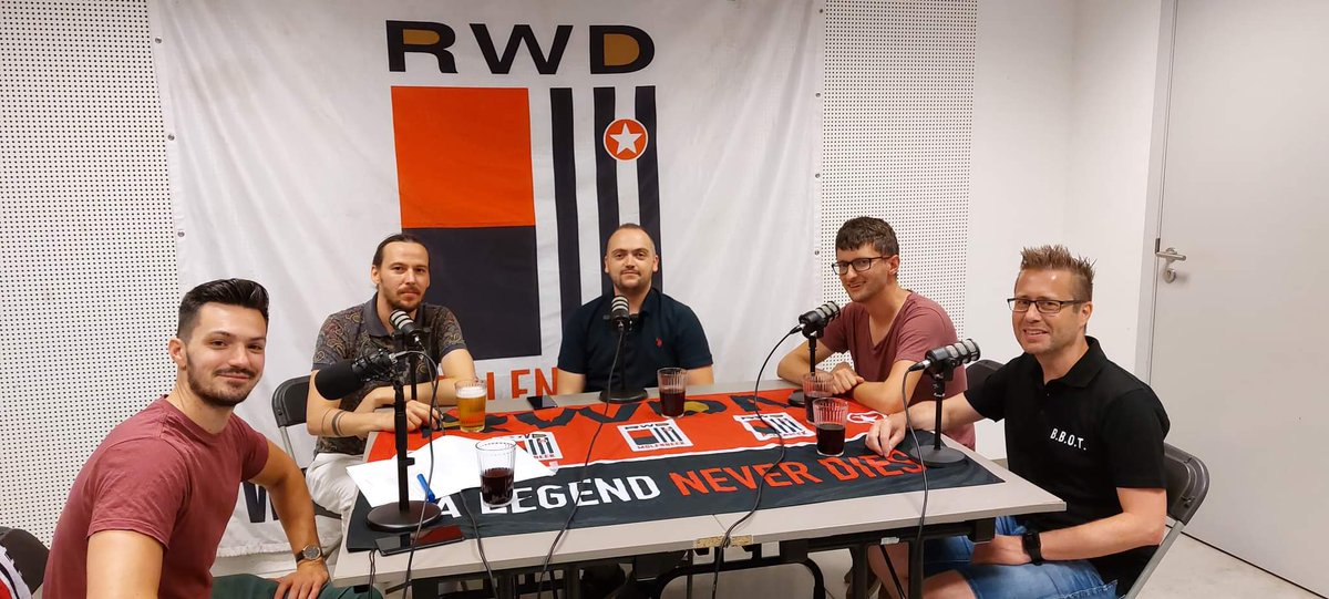 Studio47_RWDM's tweet photo. 🎙️ #Studio47 ⚫⚪🔴: 
De 3de aflevering werd gisterenavond opgenomen! 

👉 L'épisode sera diffusé semaine prochaine. 

👤 Special guests: Supporters Tomas Swalens en Patrick Van Gompel. 

@eppulf @Kevmey96 #RWDM https://t.co/eRmDETxQwg