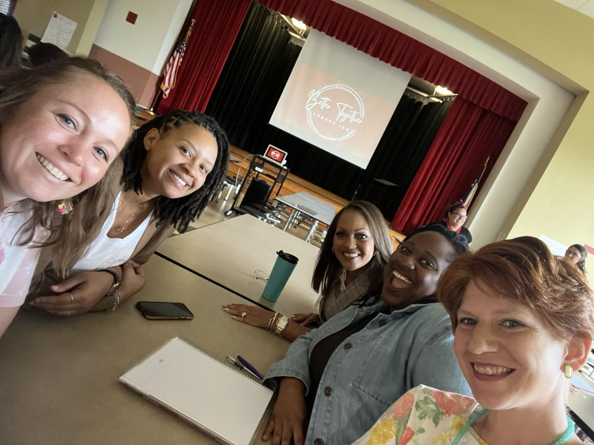 The Fabulous in First team at Drew pausing for a moment to smile with <a href="/PaulaPatterson/">Dr. Paula Patterson</a>  #bettertogether #backtoschool2022 <a href="/CharlesRDrewES/">Drew Elementary</a> <a href="/C_Tisdom/">Christy Tisdom</a> <a href="/CrosbyISD/">Crosby ISD</a>
