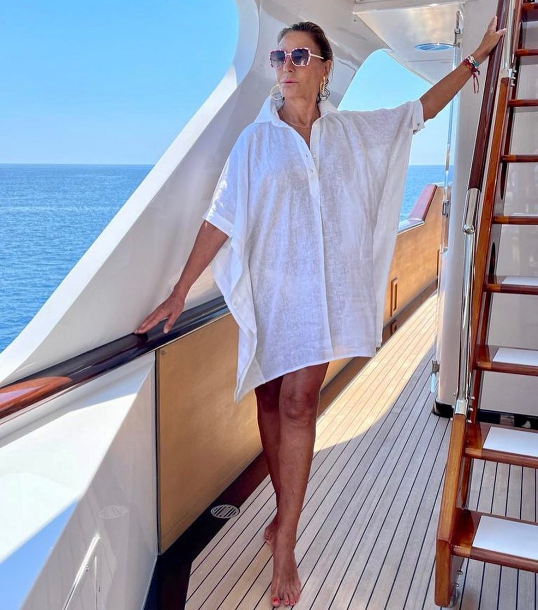 SDelosReyesR's tweet photo. ¿Qué tal vuestro agosto? La grandiosa #NatyAbascal os ofrece ideas.
@Isabeldltorre
@anitablaz
@Raquel_E
@fdezygutierrez
@Rocidor1 https://t.co/RHhSorAJaf