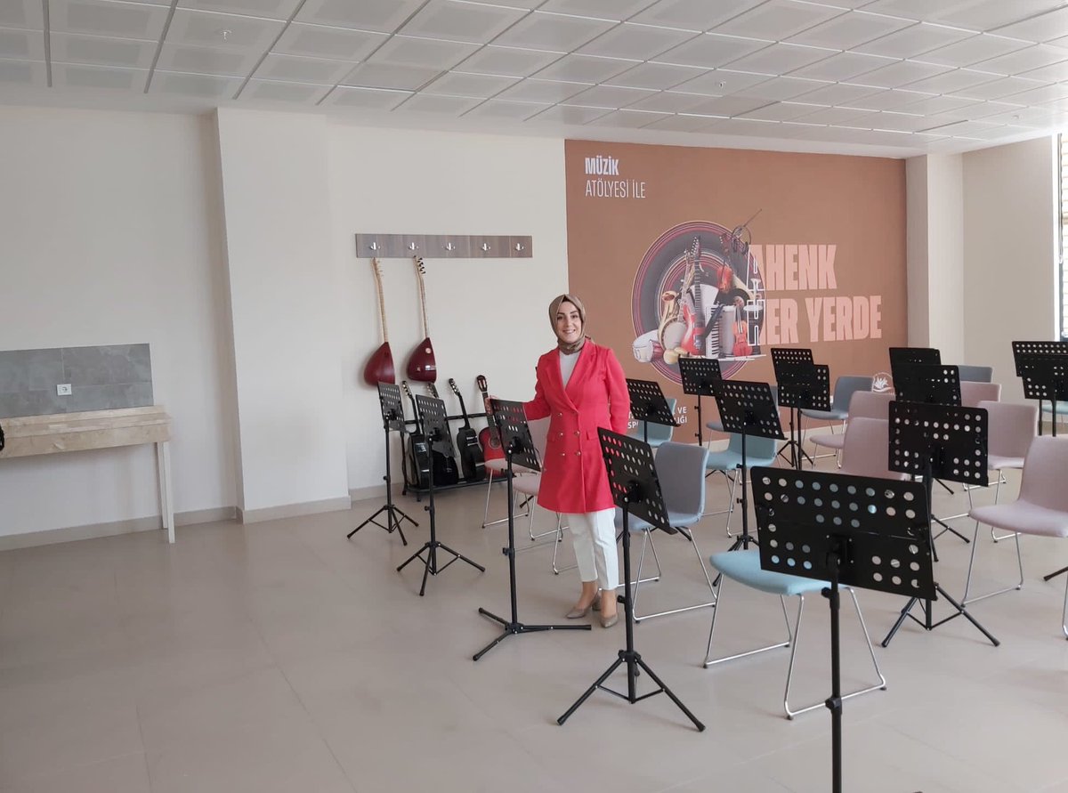 İşte Cebeci Kız Yurdu! 
☑️ 1100 Kişilik Yemekhane
☑️ 700 Kişilik Konferans Salonu
☑️ Müzik Odası 
☑️ Multimedya Ofisi 
☑️ Kuaför 
☑️ Kırtasiye 
3606 kişilik kapasiteyle 5 yıldızlı otel konforunda; sosyal tesisleriyle, yaşam alanlarıyla, atölyeleriyle gençlerimize hizmet veriyor.