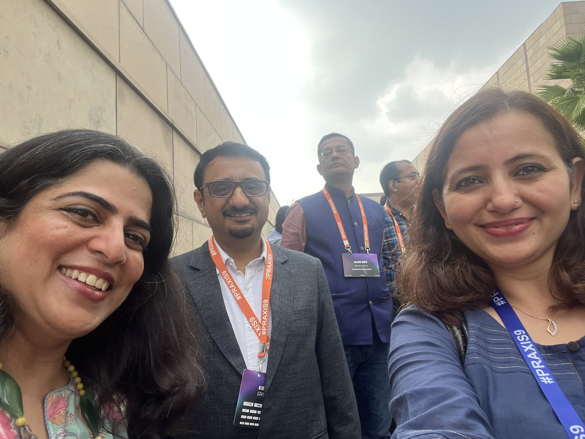 sociallyfoodie's tweet image. Smiles and poses at #PRAXIS9