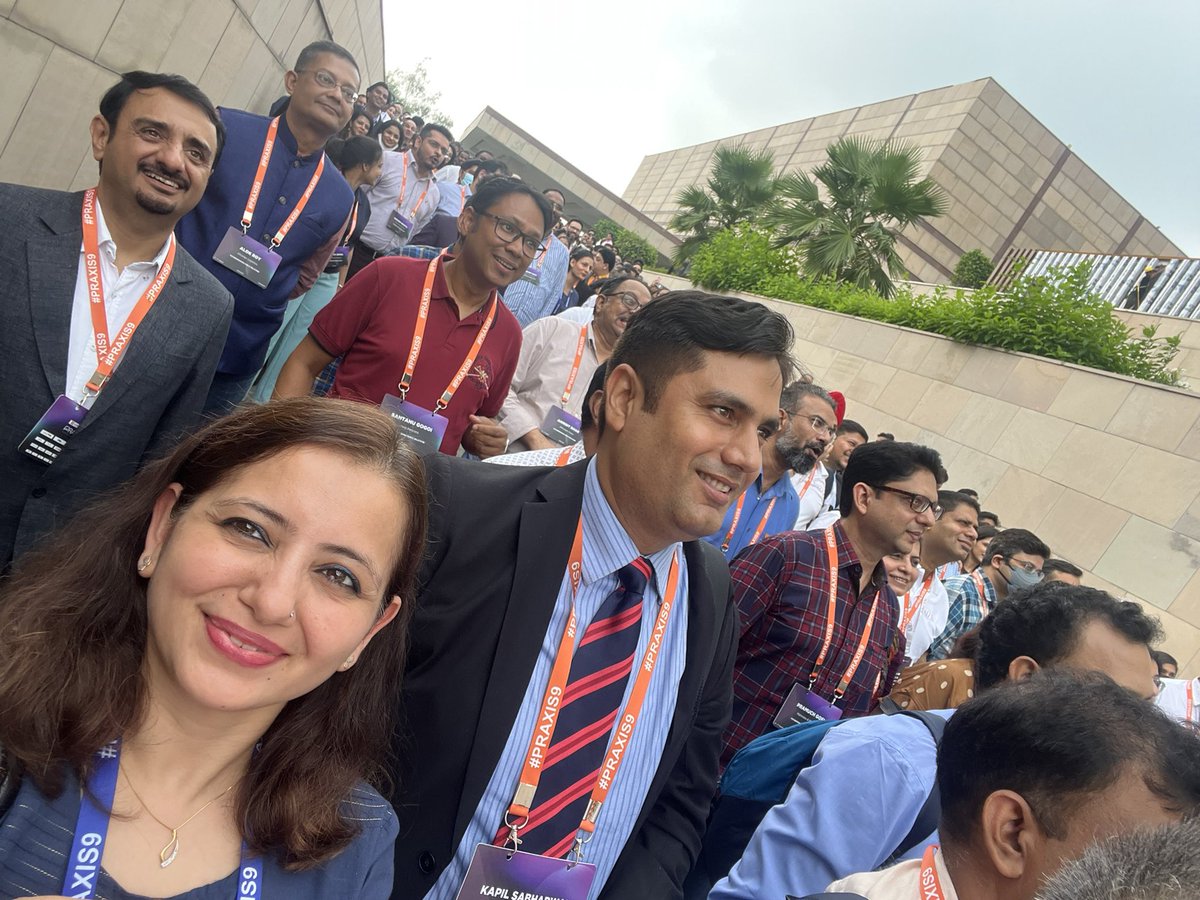 sociallyfoodie's tweet image. Smiles and poses at #PRAXIS9